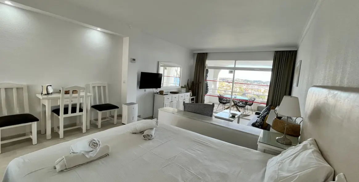Short-term rent of middle floor apartment in Riviera del Sol 10