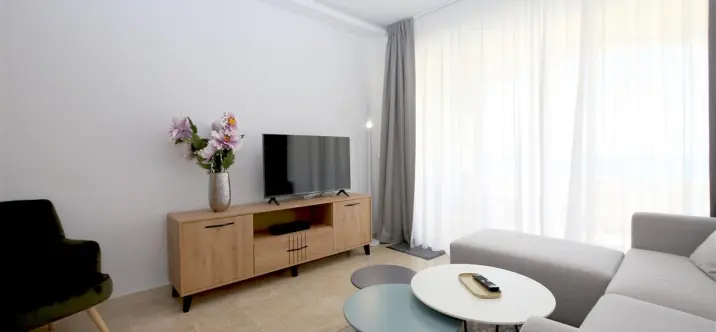 Alquiler a corto plazo de apartamento en planta baja en Estepona 3