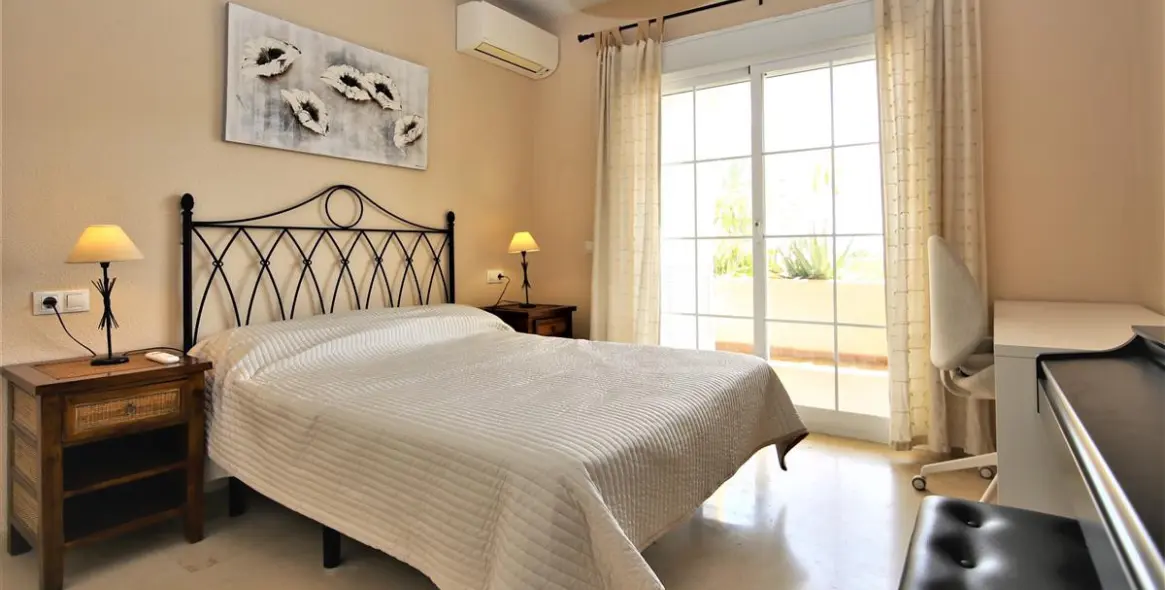 Short-term rent of ground floor apartment in Estepona 9