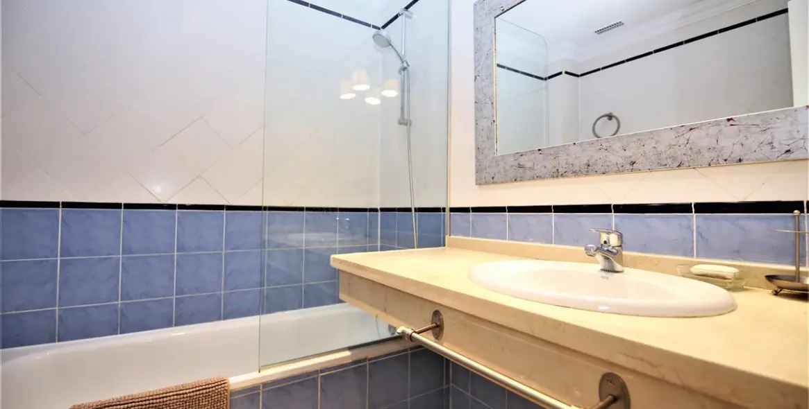 Short-term rent of ground floor apartment in Estepona 10