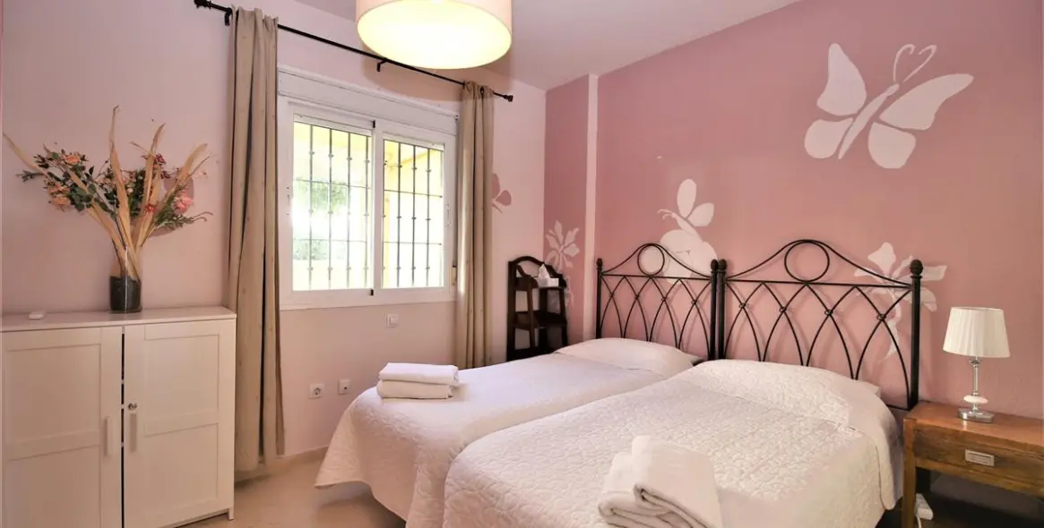 Alquiler a corto plazo de apartamento en planta baja en Estepona 7