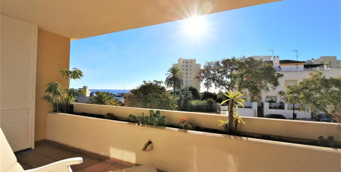 Alquiler a corto plazo de apartamento en planta baja en Estepona 17