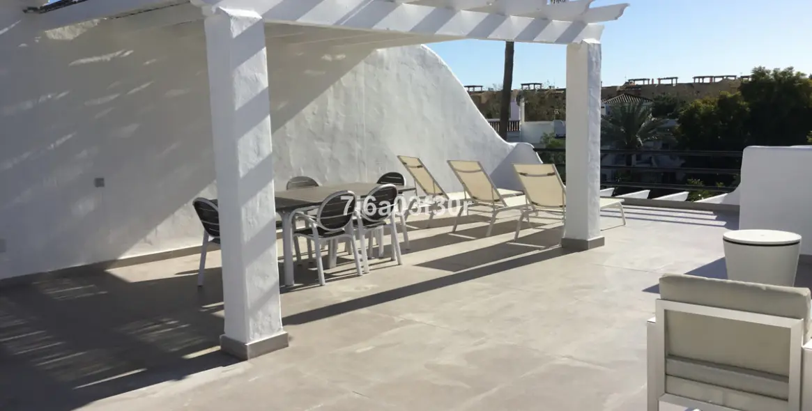 Short-term rent of penthouse in Costalita 15