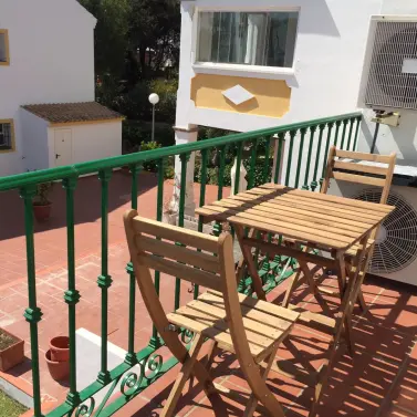Краткосрочная аренда апартаментов на среднем этаже в Carib Playa