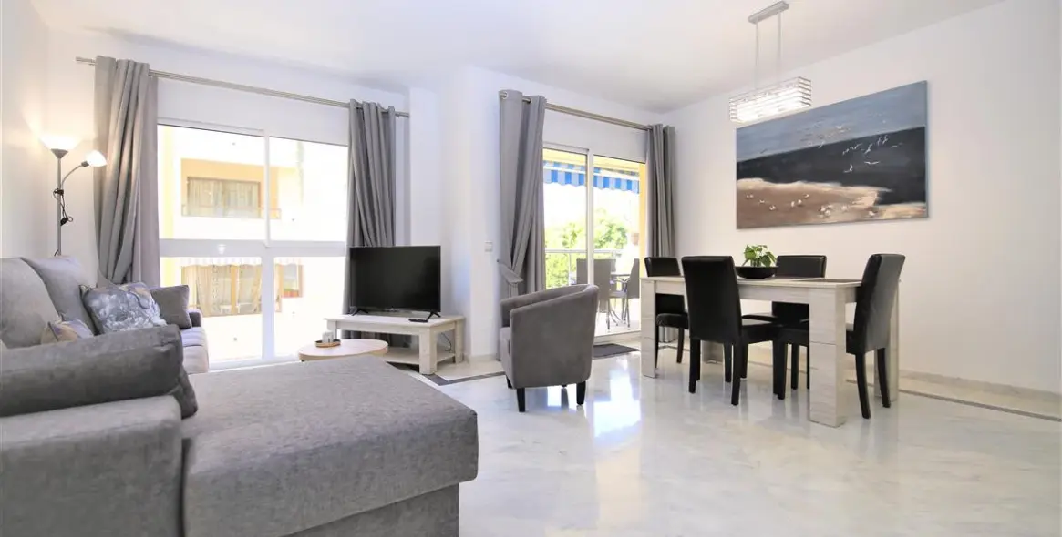 Short-term rent of middle floor apartment in Estepona 9