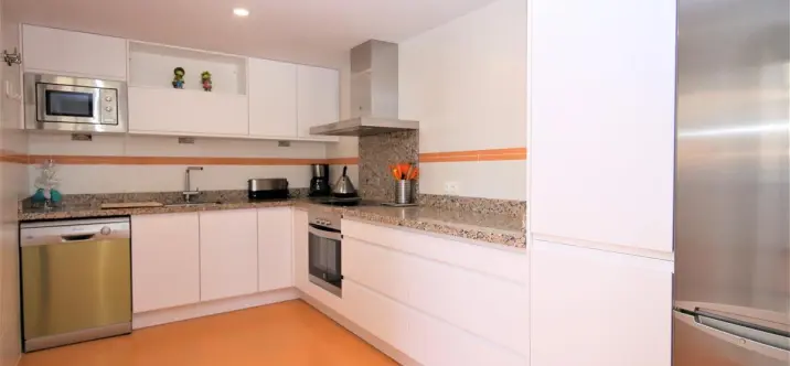 Short-term rent of middle floor apartment in Estepona 4