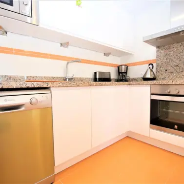 Short-term rent of middle floor apartment in Estepona