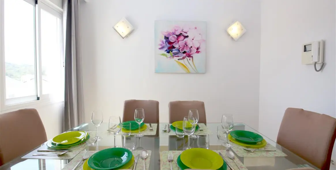 Short-term rent of middle floor apartment in Estepona 5