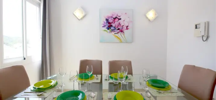 Short-term rent of middle floor apartment in Estepona 4