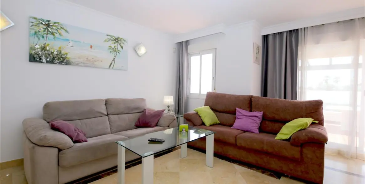 Short-term rent of middle floor apartment in Estepona 6