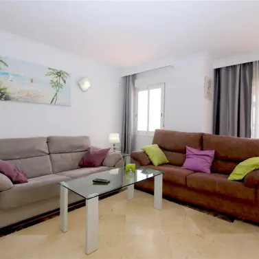 Short-term rent of middle floor apartment in Estepona