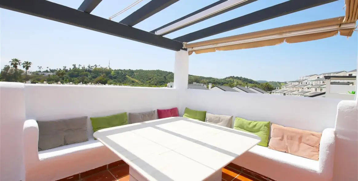 Short-term rent of middle floor apartment in Estepona 7