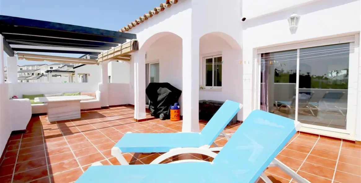 Short-term rent of middle floor apartment in Estepona 20