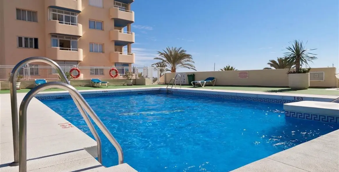 Краткосрочная аренда апартаментов на среднем этаже в Estepona 19