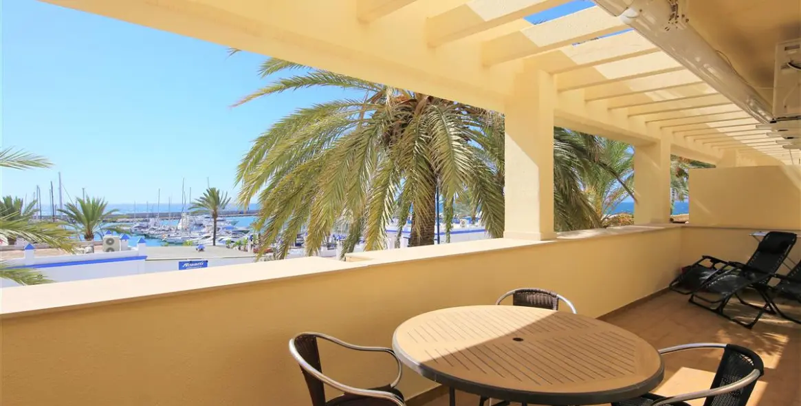 Краткосрочная аренда апартаментов на среднем этаже в Estepona 21