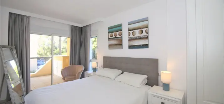 Alquiler a corto plazo de apartamento en planta baja en Estepona 3