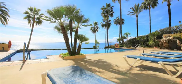 Alquiler a corto plazo de apartamento en planta baja en Estepona 4