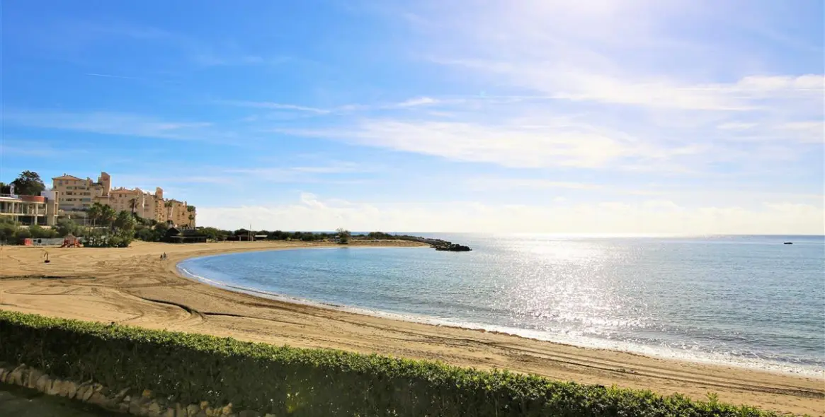 Alquiler a corto plazo de apartamento en planta baja en Estepona 6