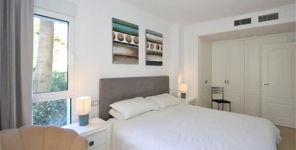 Alquiler a corto plazo de apartamento en planta baja en Estepona 12