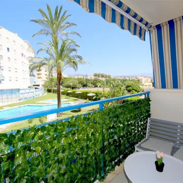 Short-term rent of middle floor apartment in Estepona