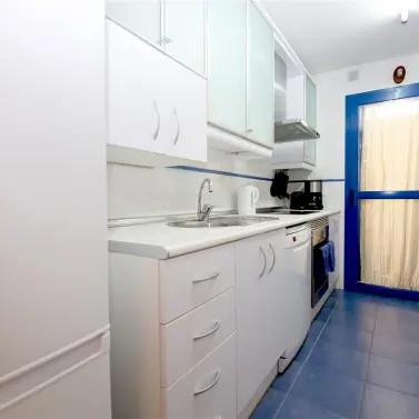 Short-term rent of middle floor apartment in Estepona