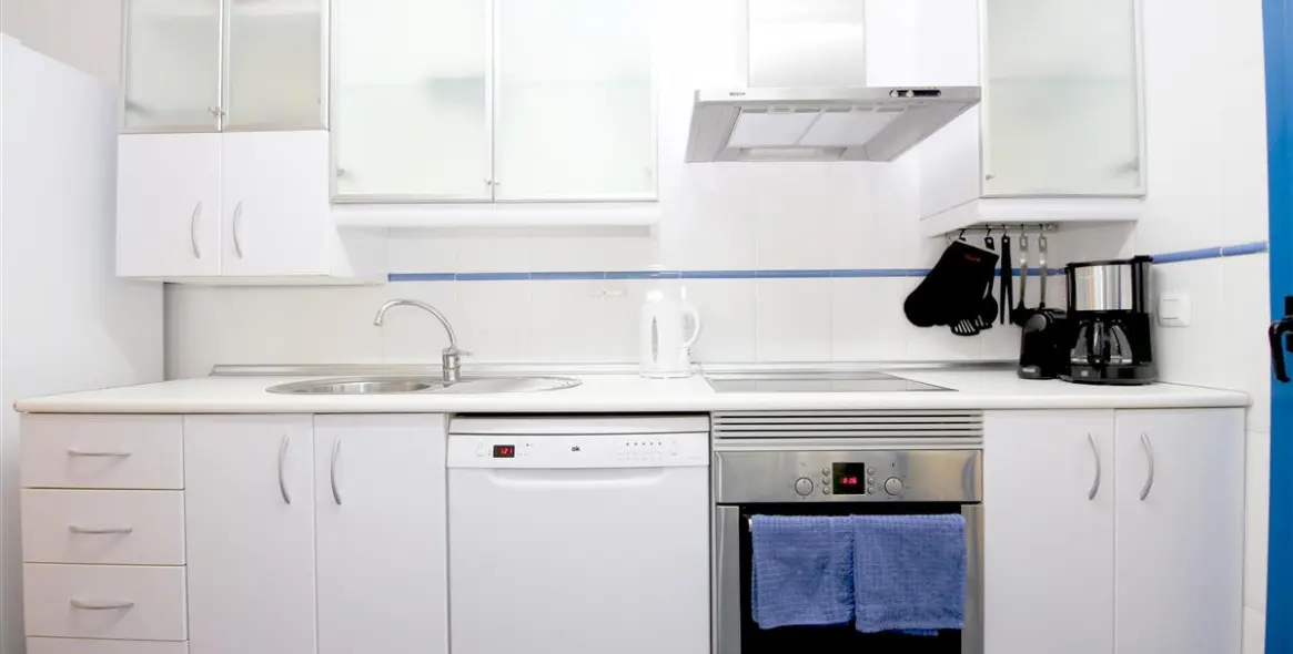 Short-term rent of middle floor apartment in Estepona 7