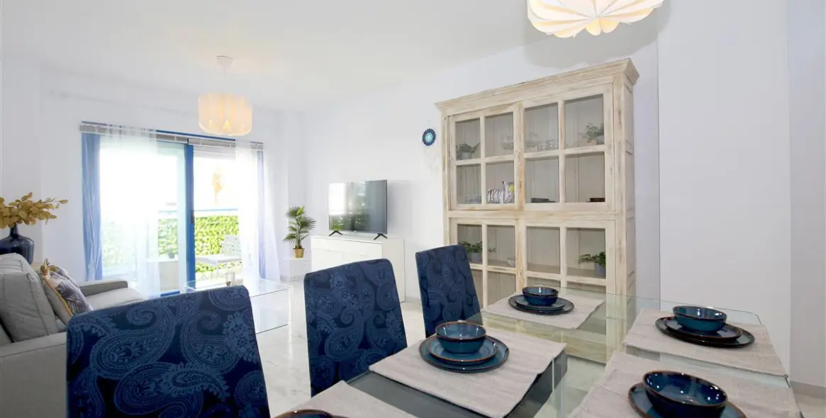 Short-term rent of middle floor apartment in Estepona 20