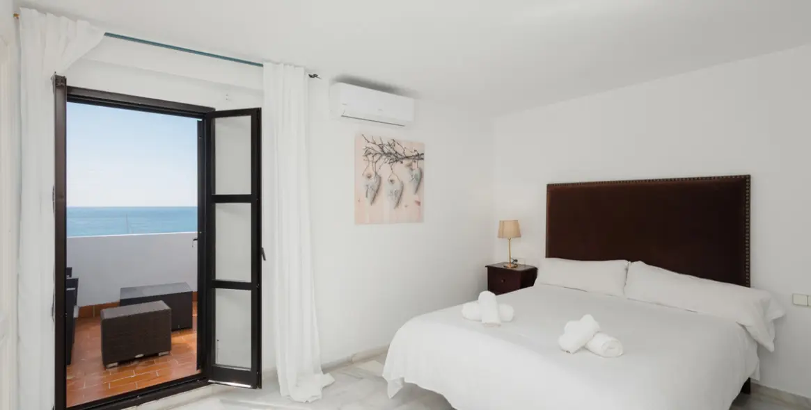 Долгосрочная аренда апартаментов на среднем этаже в Marbella (район Puerto Banús) 2