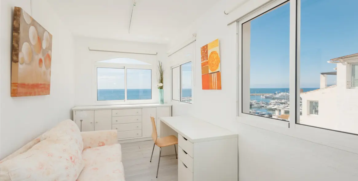 Долгосрочная аренда апартаментов на среднем этаже в Marbella (район Puerto Banús) 3