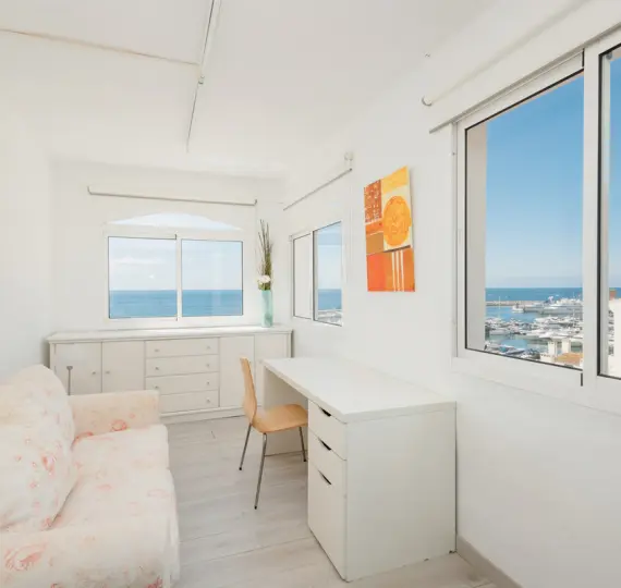 Middle floor apartment R5134828