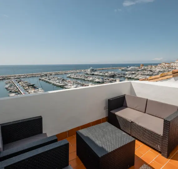 Middle floor apartment R5134828