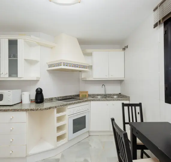 Middle floor apartment R5134828