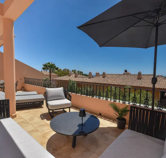 Long-term rent of penthouse duplex in Nueva Andalucía