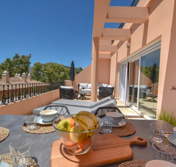 Long-term rent of penthouse duplex in Nueva Andalucía