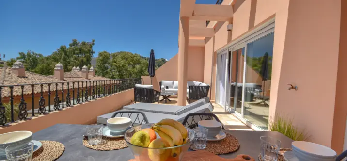 Long-term rent of penthouse duplex in Nueva Andalucía 3