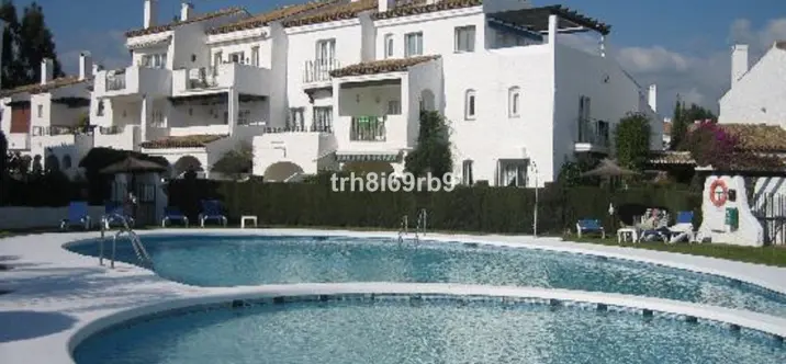 Краткосрочная аренда апартаментов на среднем этаже в Benavista 0