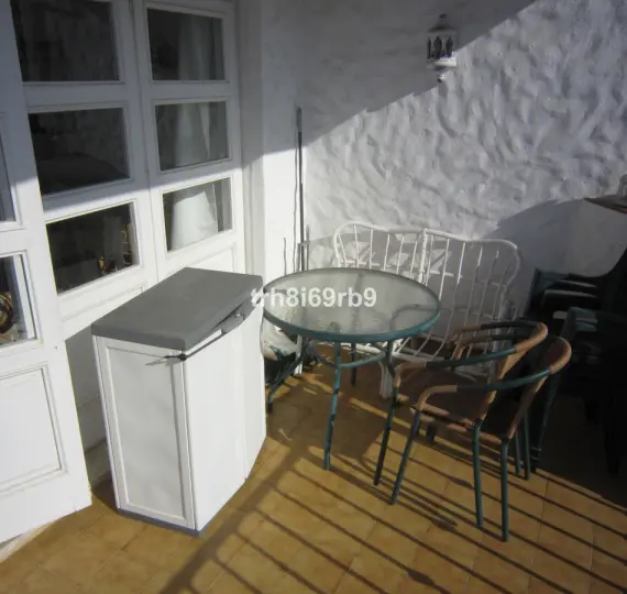 Краткосрочная аренда апартаментов на среднем этаже в Benavista