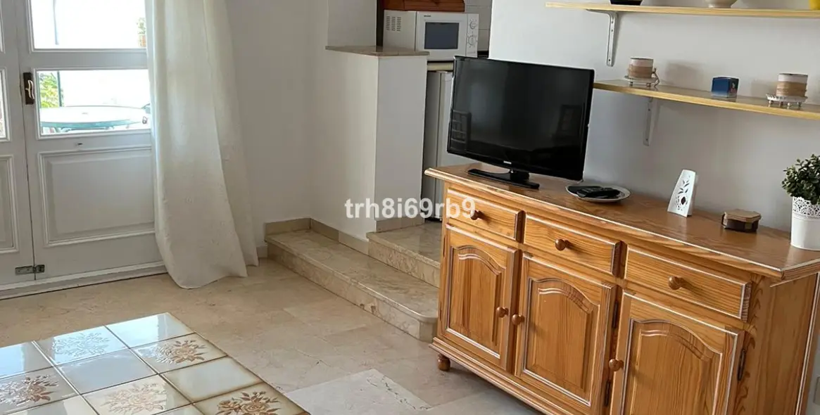 Краткосрочная аренда апартаментов на среднем этаже в Benavista 6