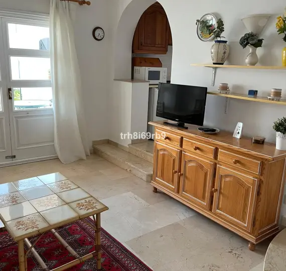 Краткосрочная аренда апартаментов на среднем этаже в Benavista