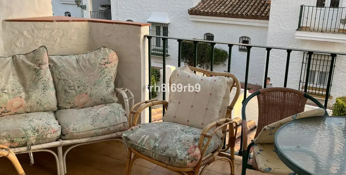 Краткосрочная аренда апартаментов на среднем этаже в Benavista 9