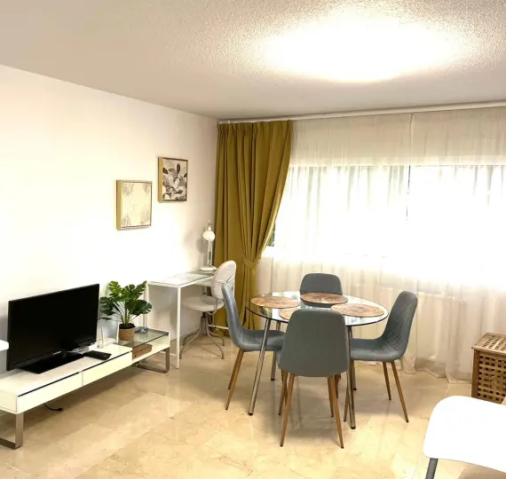 Short-term rent of middle floor apartment in Marbella