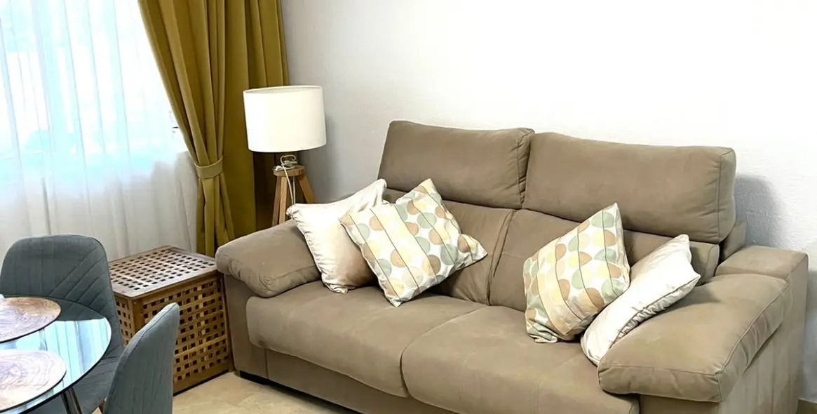 Short-term rent of middle floor apartment in Marbella 2