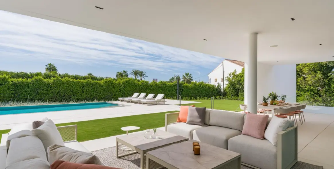 Sale of detached villa in Marbella (district The Golden Mile) 4