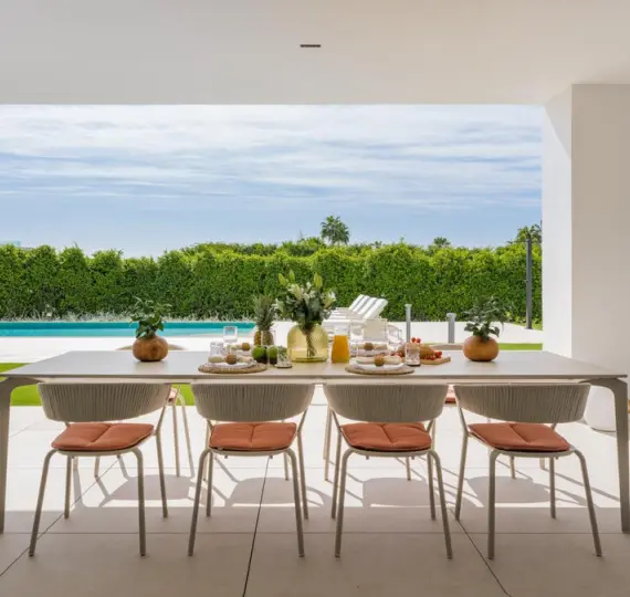 Detached villa R5135956