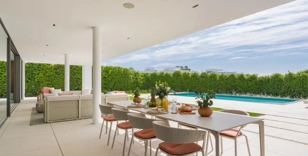 Sale of detached villa in Marbella (district The Golden Mile) 6