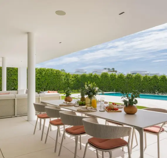 Detached villa R5135956