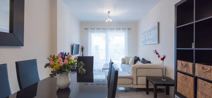 Краткосрочная аренда апартаментов на среднем этаже в Calahonda 1