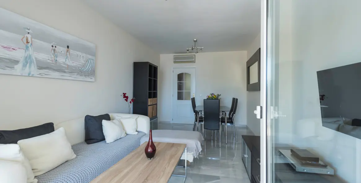 Краткосрочная аренда апартаментов на среднем этаже в Calahonda 4