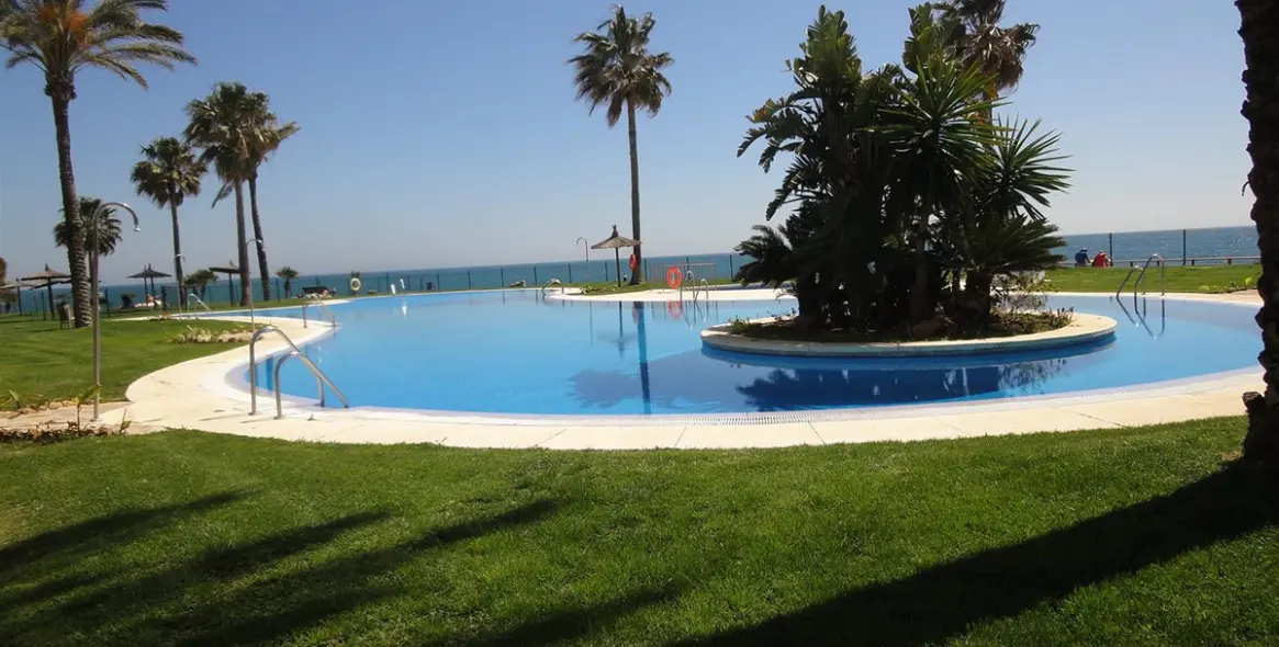 Краткосрочная аренда апартаментов на среднем этаже в Calahonda 8