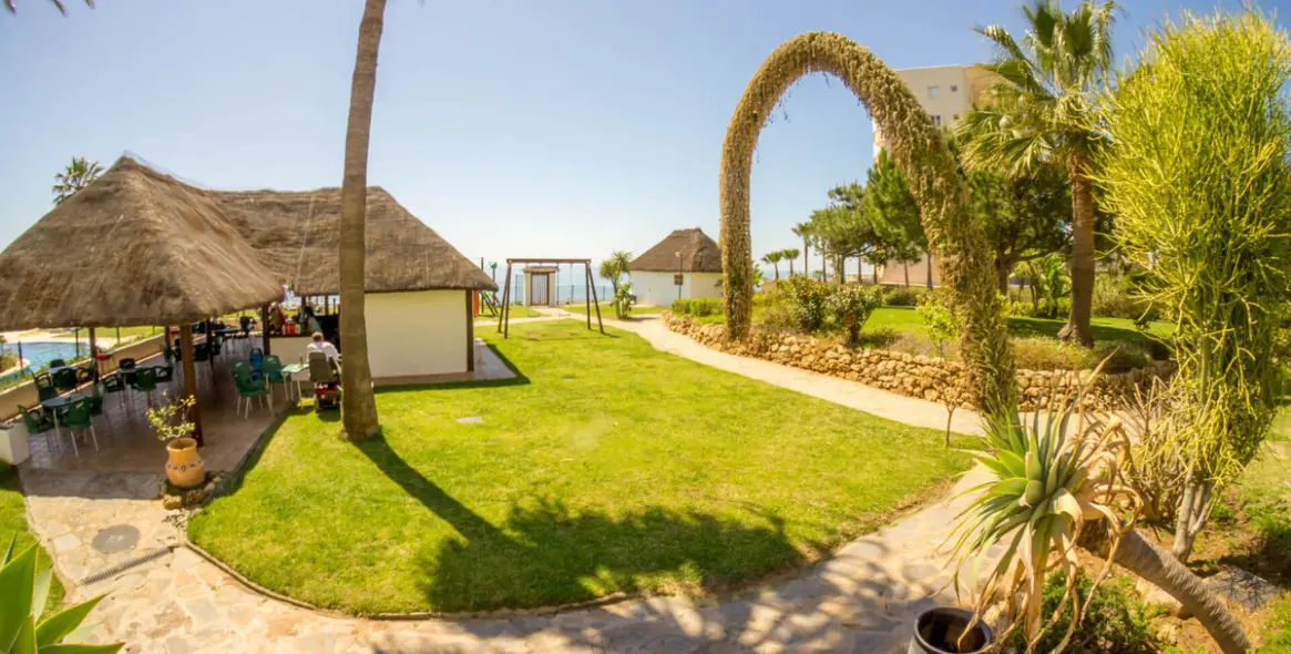 Краткосрочная аренда апартаментов на среднем этаже в Calahonda 15